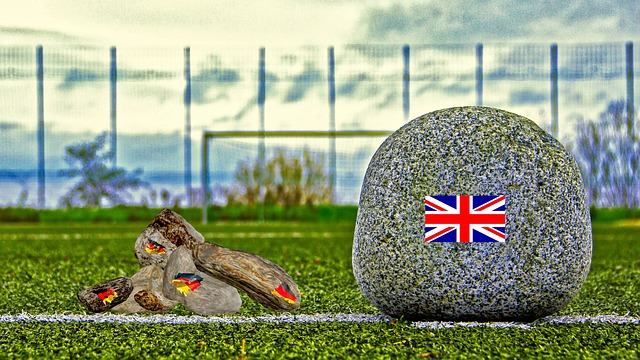 赛前约基奇和东契奇亲切交流.