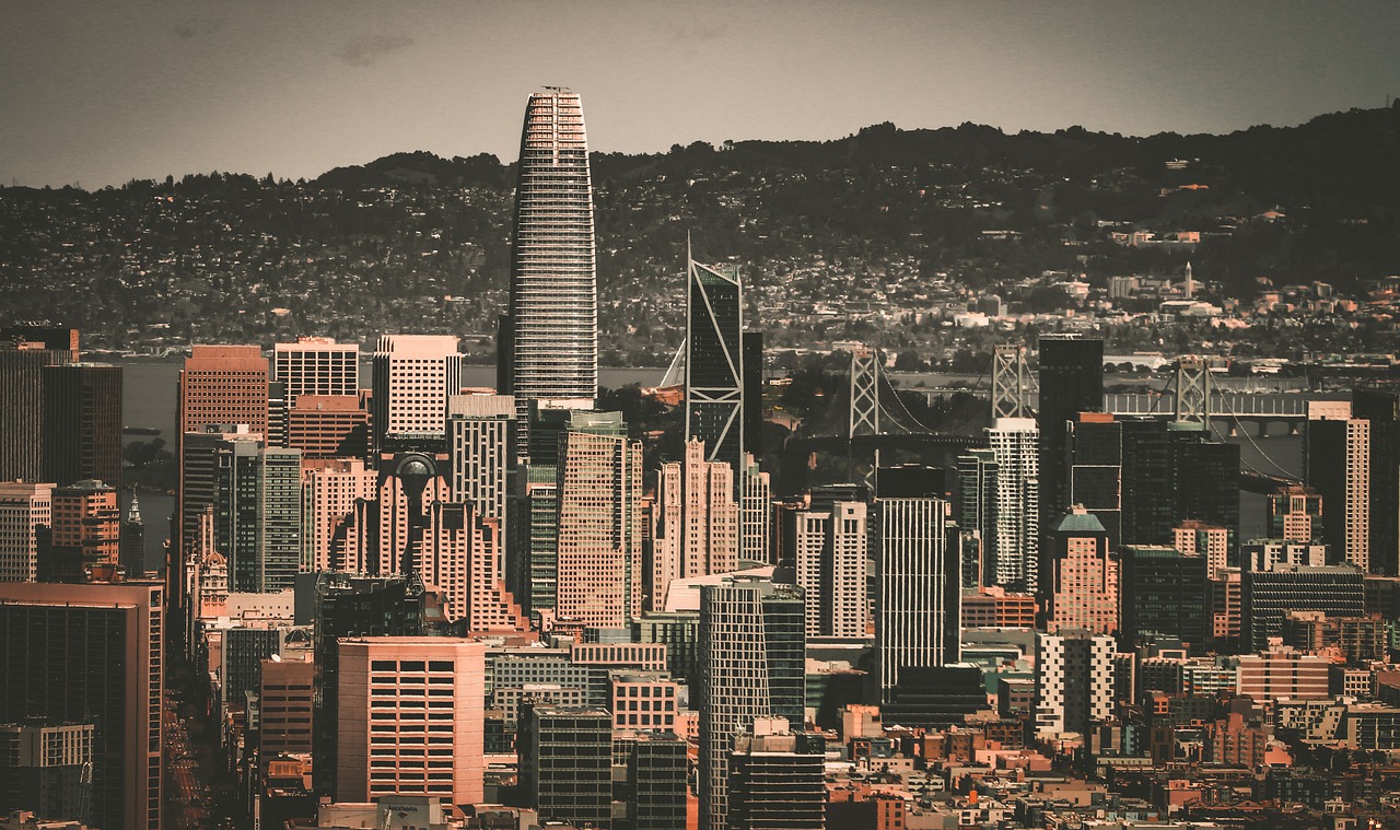 活塞险胜老鹰时隔十年6连胜：坎宁安38+7+12+7三分 特雷杨38+13.